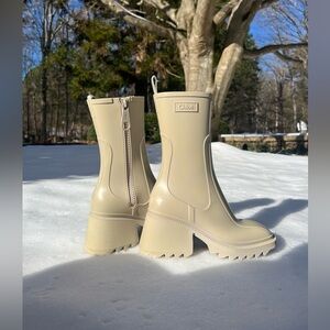 CHLOÉ Beige Betty Boots